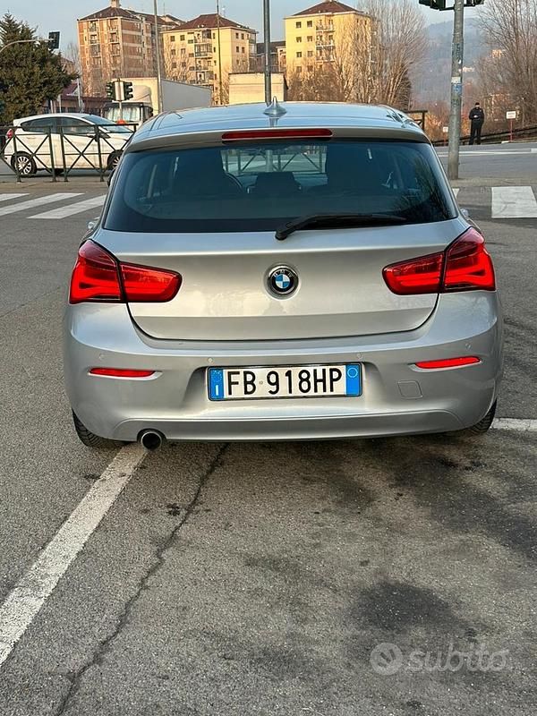 Usata BMW 116 Advantage 116 CV (85 kW) 2015 Grigio Utilitaria