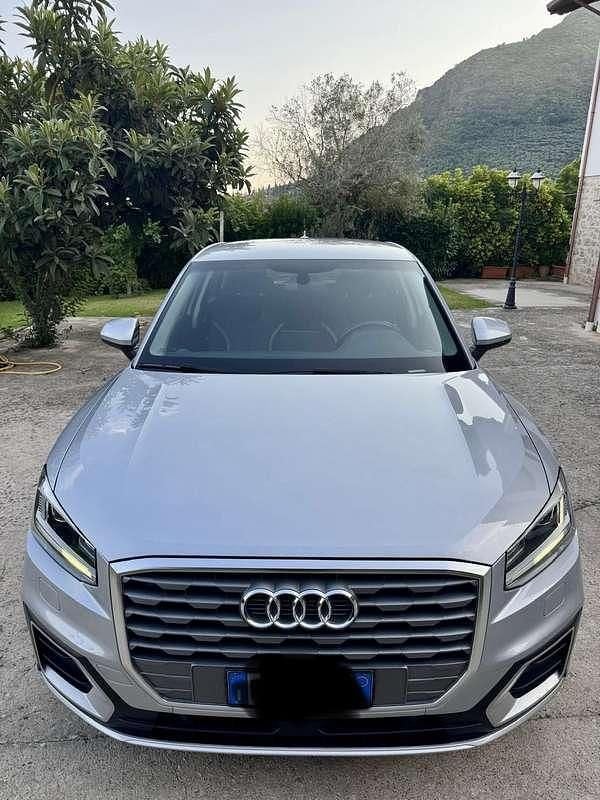 Usata Audi Q2 Sport 116 CV (85 kW) 2018 Argento SUV