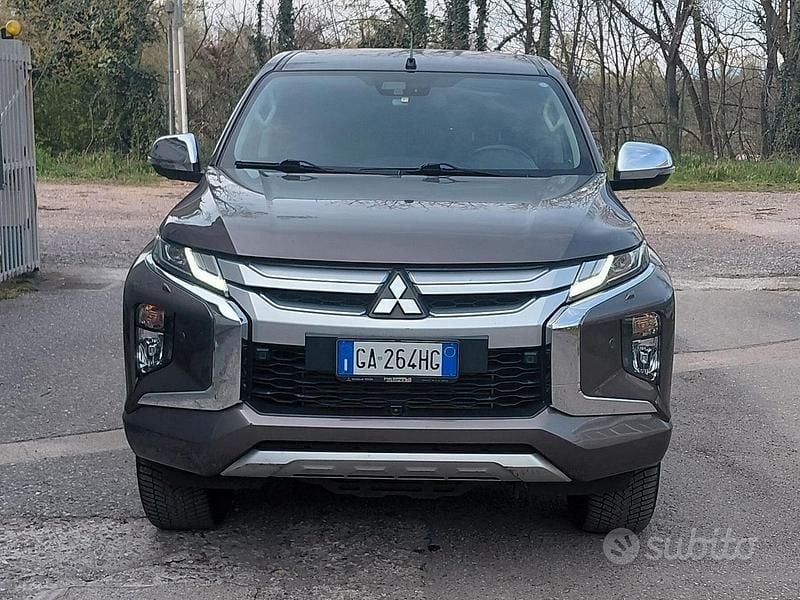 Usata Mitsubishi L200 Top 150 CV (110 kW) 2020 Marrone Pick-up
