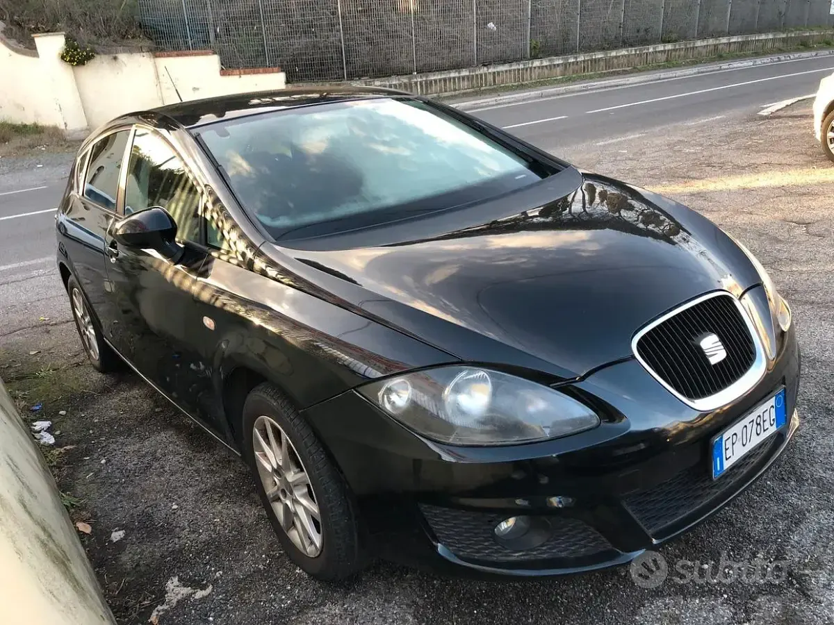 Usata Seat Leon Style 105 CV (77 kW) 2013 Berlina