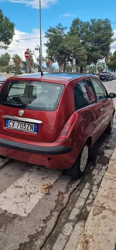 Usata Lancia Ypsilon 60 CV (44 kW) 2005 Rosso Utilitaria