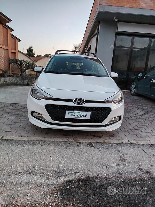 Usata Hyundai i20 Classic 75 CV (55 kW) 2018 Bianco Berlina