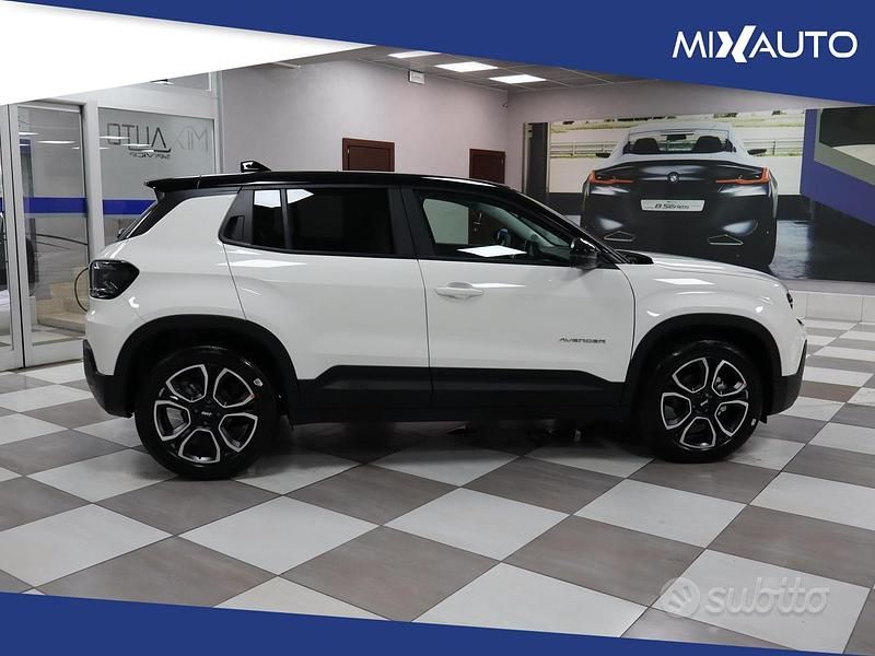 Nuova Jeep Avenger Summit 101 CV (74 kW) 2025 Giallo SUV