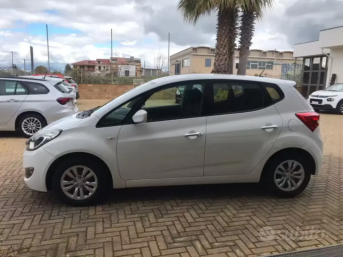 Usata Hyundai ix20 Xpossible 90 CV (66 kW) 2015 Bianco Utilitaria