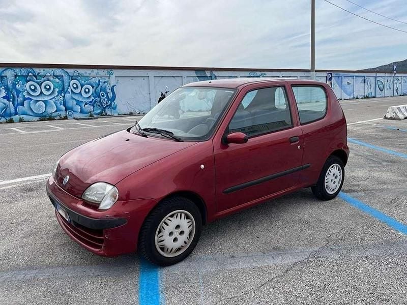 Usata Fiat 600 54 CV (39 kW) 2002 Rosso Monovolume