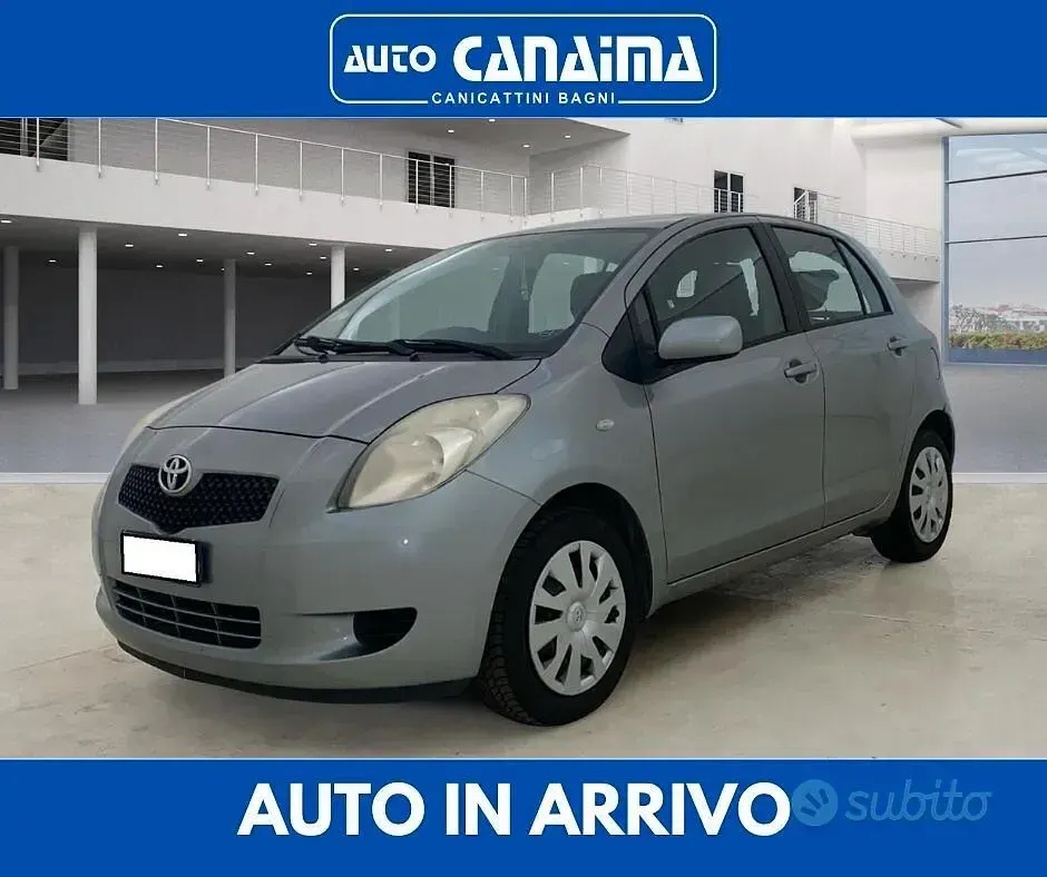 Usata Toyota Yaris 69 CV (50 kW) 2008 Grigio Utilitaria