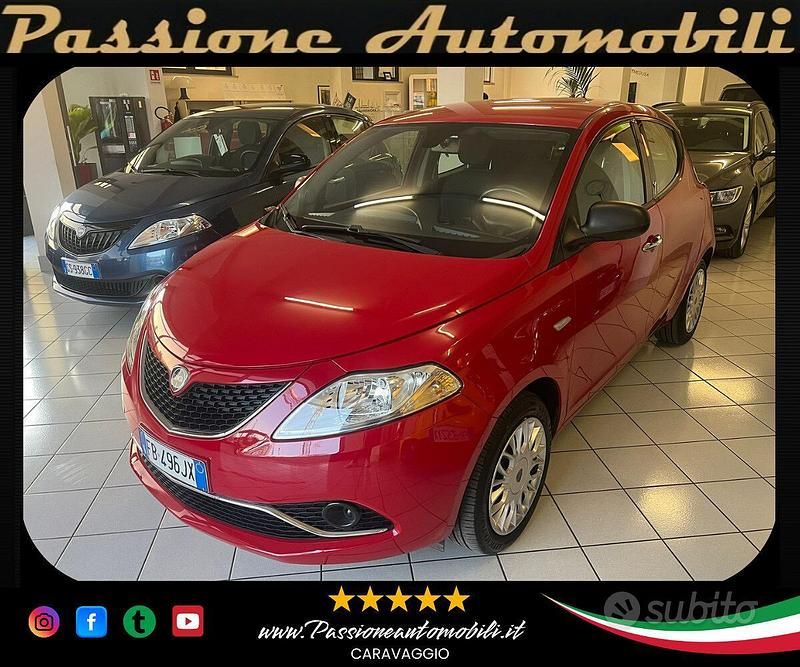 Usata Lancia Ypsilon Gold 69 CV (50 kW) 2015 Rosso Utilitaria