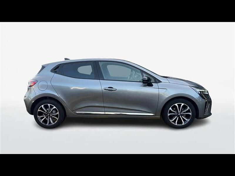 Usata Renault Clio V Techno 91 CV (66 kW) 2025 Grigio scuro Utilitaria