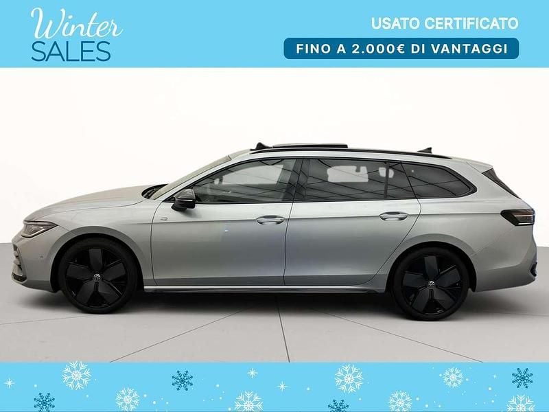 Nuova VW Passat R-line 150 CV (110 kW) 2025 Dolomite silver metallizzato Station wagon