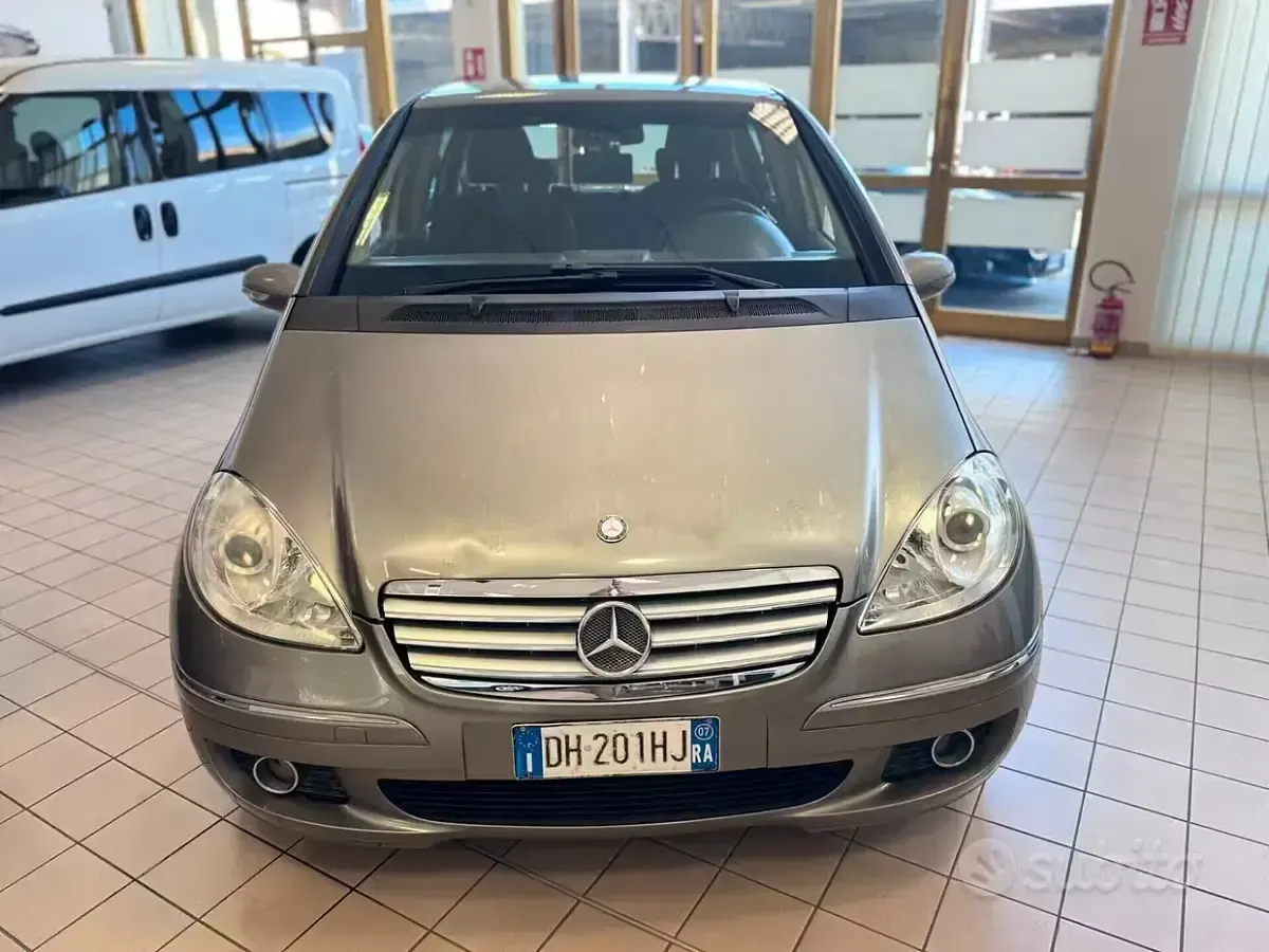 Usata Mercedes A180 Elegance 109 CV (80 kW) 2007 Grigio Berlina
