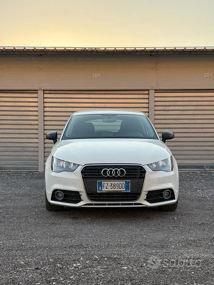 Usata Audi A1 Ambition 105 CV (77 kW) 2012 Bianco Utilitaria