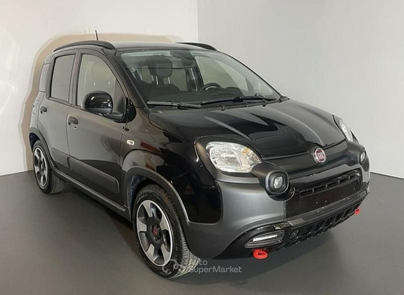 Usado Fiat Panda Cross Cross 70 CV (51 kW) 2024 Negro Utilitario