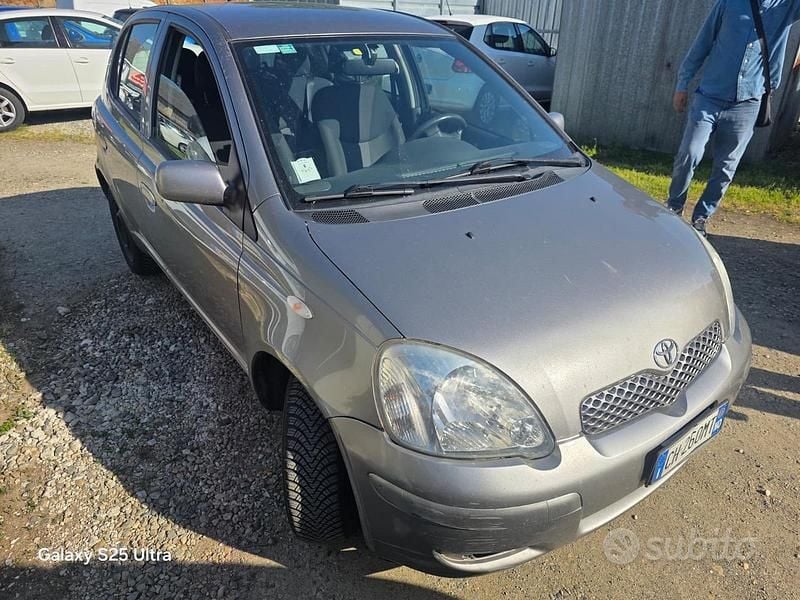 Usata Toyota Yaris 2003 Berlina