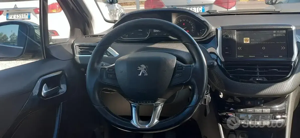 Usata Peugeot 208 102 CV (75 kW) 2019 Grigio Utilitaria