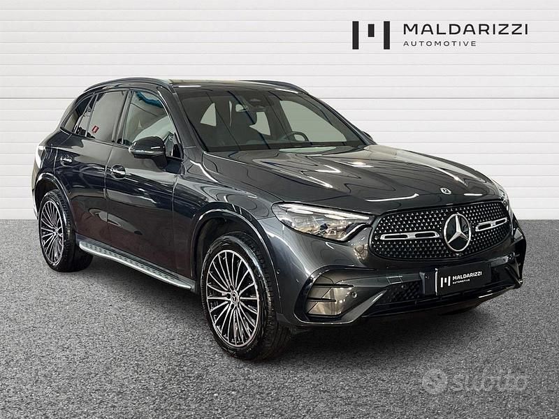 Usata Mercedes GLC300 Premium 258 CV (189 kW) 2022 Grigio SUV
