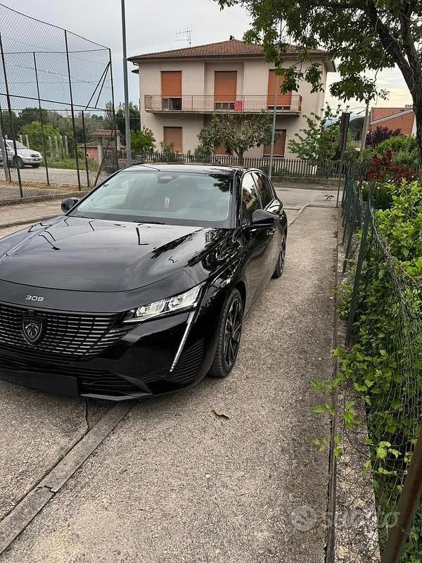 Usata Peugeot 308 Allure 130 CV (95 kW) 2022 Nero Berlina
