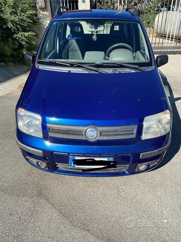 Usata Fiat Panda 69 CV (50 kW) 2004 Blu Utilitaria