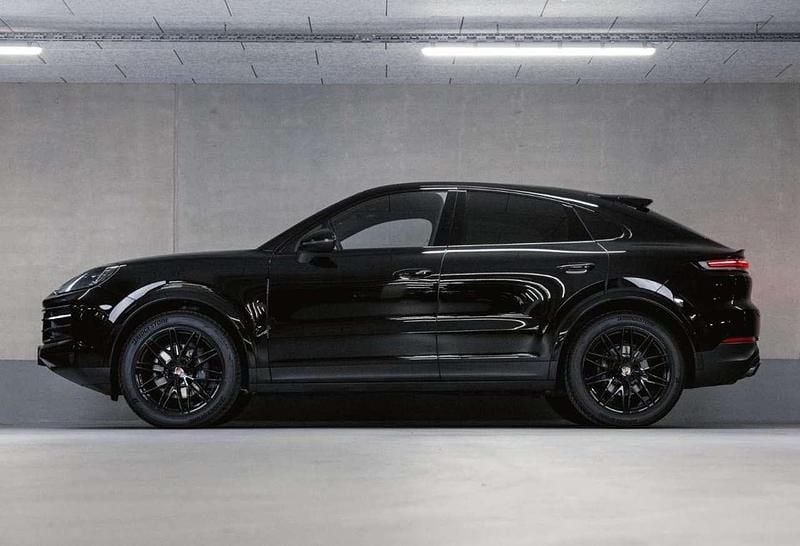 Usata Porsche Cayenne Coupe 354 CV (260 kW) 2024 Nero metallizzato Coupé