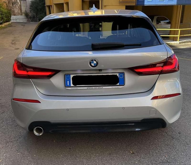 Usata BMW 116 Sport Line 116 CV (85 kW) 2021 Argento Utilitaria