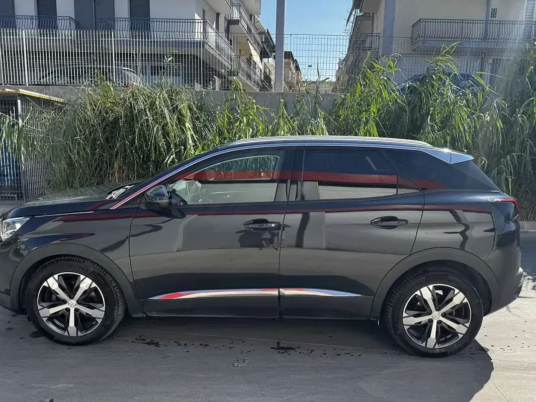 Usata Peugeot 3008 Allure 120 CV (88 kW) 2017 SUV