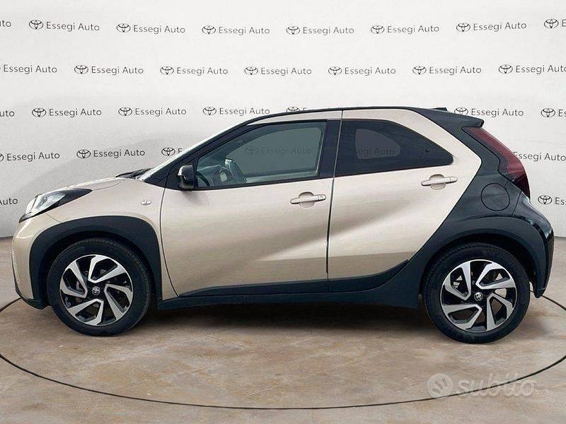 Usata Toyota Aygo X Trend 72 CV (52 kW) 2023 Grigio SUV