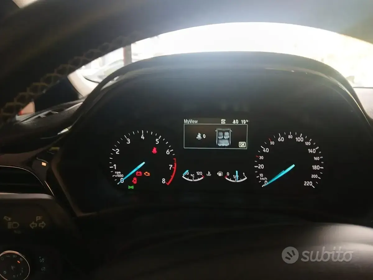 Usata Ford Fiesta Titanium 85 CV (62 kW) 2019 Grigio Utilitaria