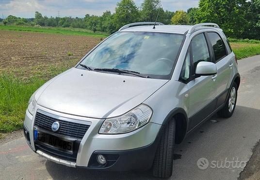 Usata Fiat Sedici 120 CV (88 kW) 2008 Grigio SUV