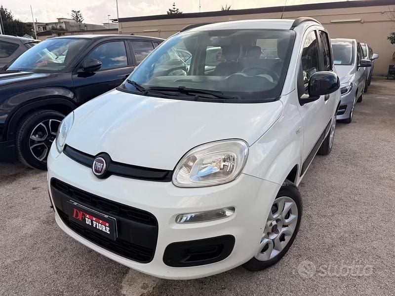 Usata Fiat Panda Lounge 80 CV (58 kW) 2014 Bianco Utilitaria