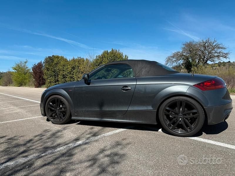 Usata Audi TT Roadster S-Line 211 CV (155 kW) 2012 Grigio Cabrio