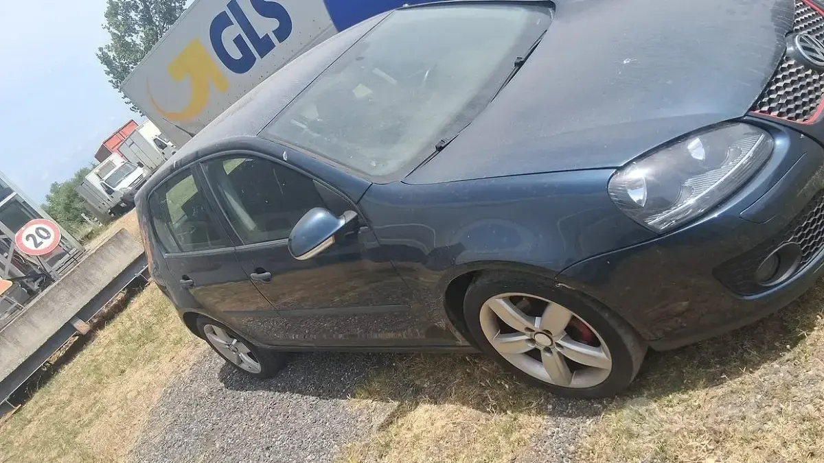 Usata VW Golf V 105 CV (77 kW) 2005 Bluazzurro Utilitaria