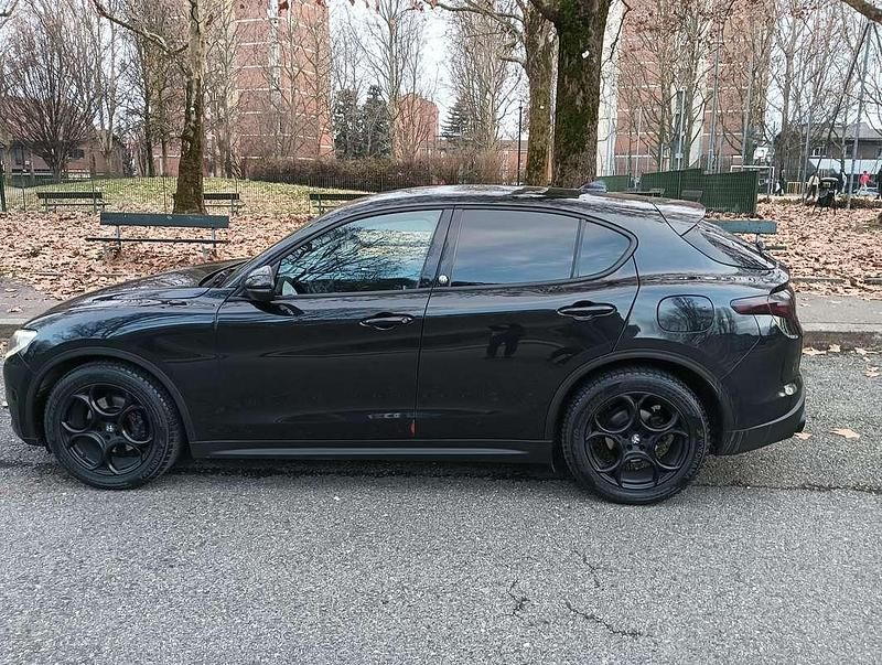 Usata Alfa Romeo Stelvio Tech Edition 160 CV (117 kW) 2019 Nero SUV
