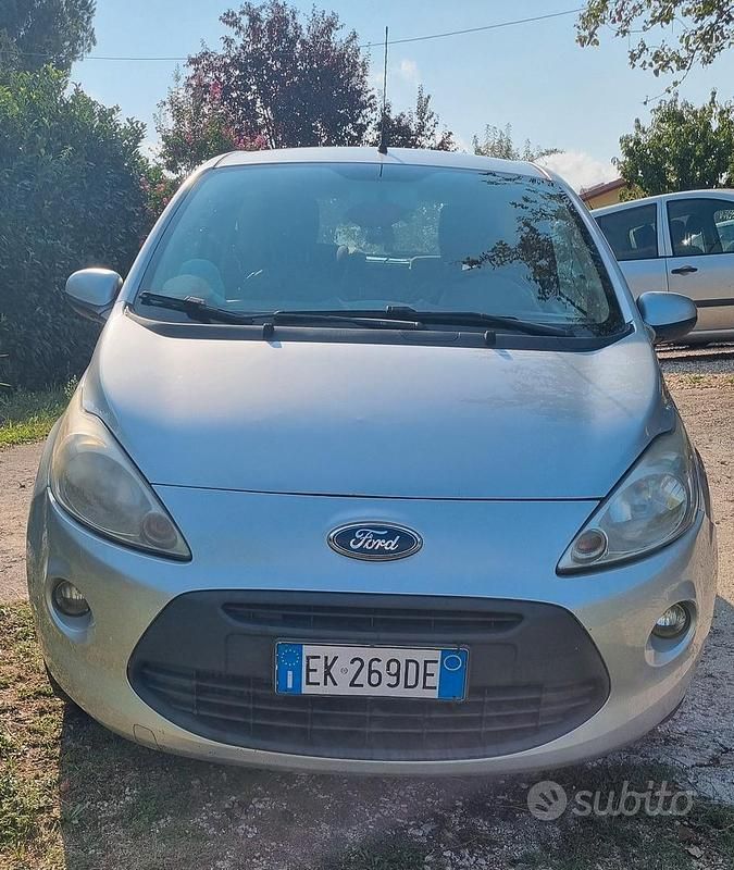 Begagnad Ford Ka 75 HK (55 kW) 2011 Silver Halvkombi