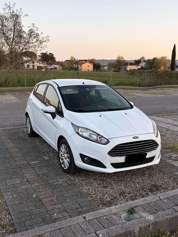 Usata Ford Fiesta Titanium 75 CV (55 kW) 2015 Berlina