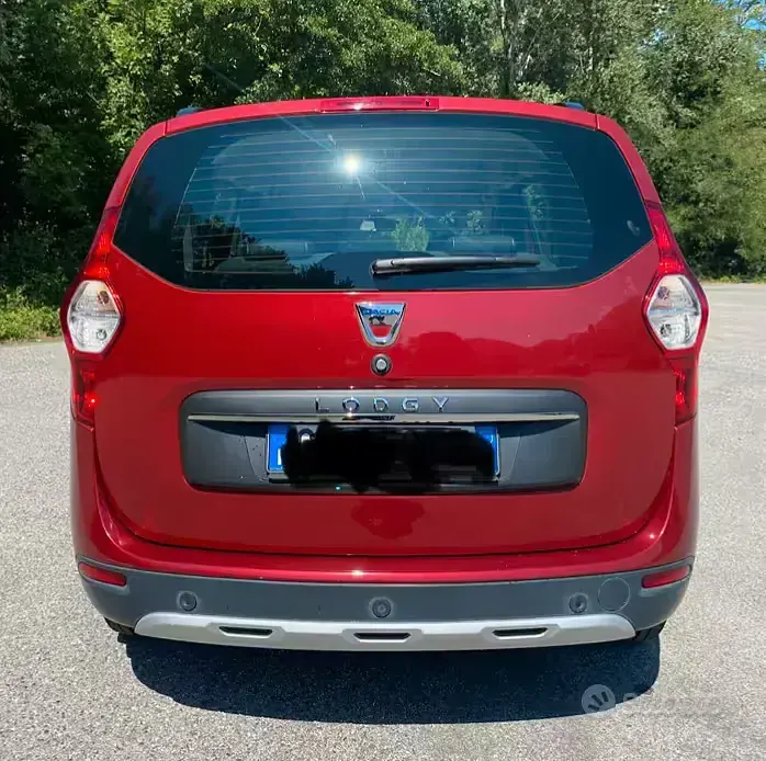 Usata Dacia Lodgy Comfort 116 CV (85 kW) 2021 Rosso Monovolume