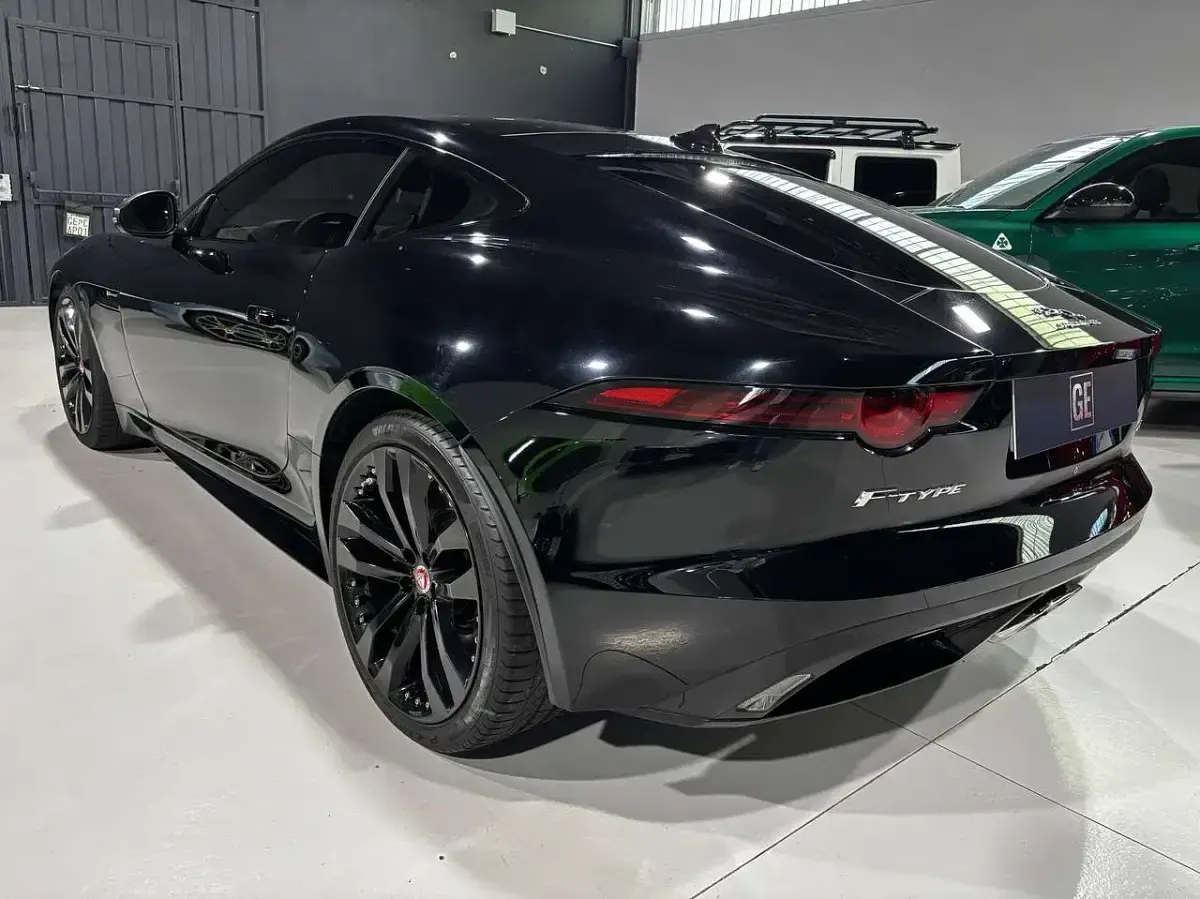 Usata Jaguar F-Type R-Dynamic 300 CV (220 kW) 2018 Nero Coupé
