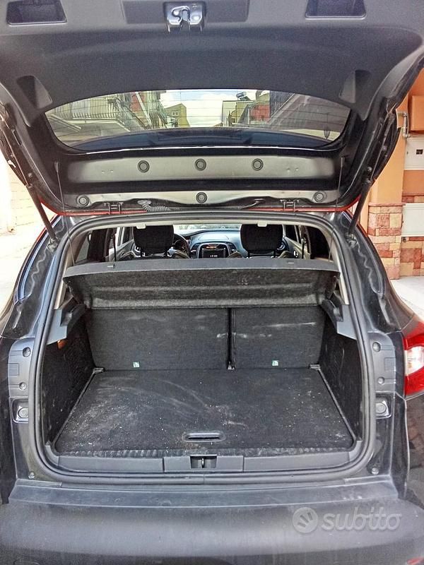 Usata Renault Captur 90 CV (66 kW) 2014 Nero SUV