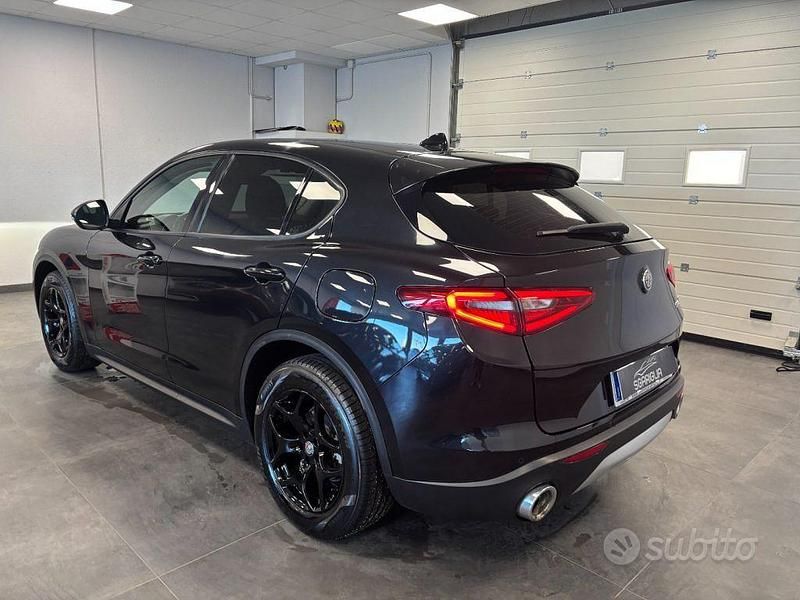 Usata Alfa Romeo Stelvio Tech Edition 160 CV (117 kW) 2020 Nero SUV