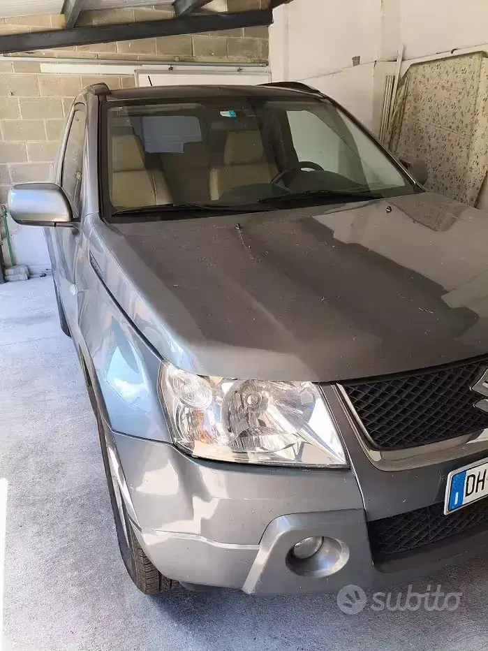 Usata Suzuki Vitara 106 CV (77 kW) 2007 Grigio SUV