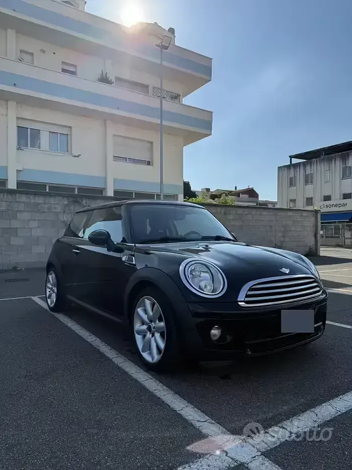 Usata Mini Cooper 90 CV (66 kW) 2010 Nero Utilitaria