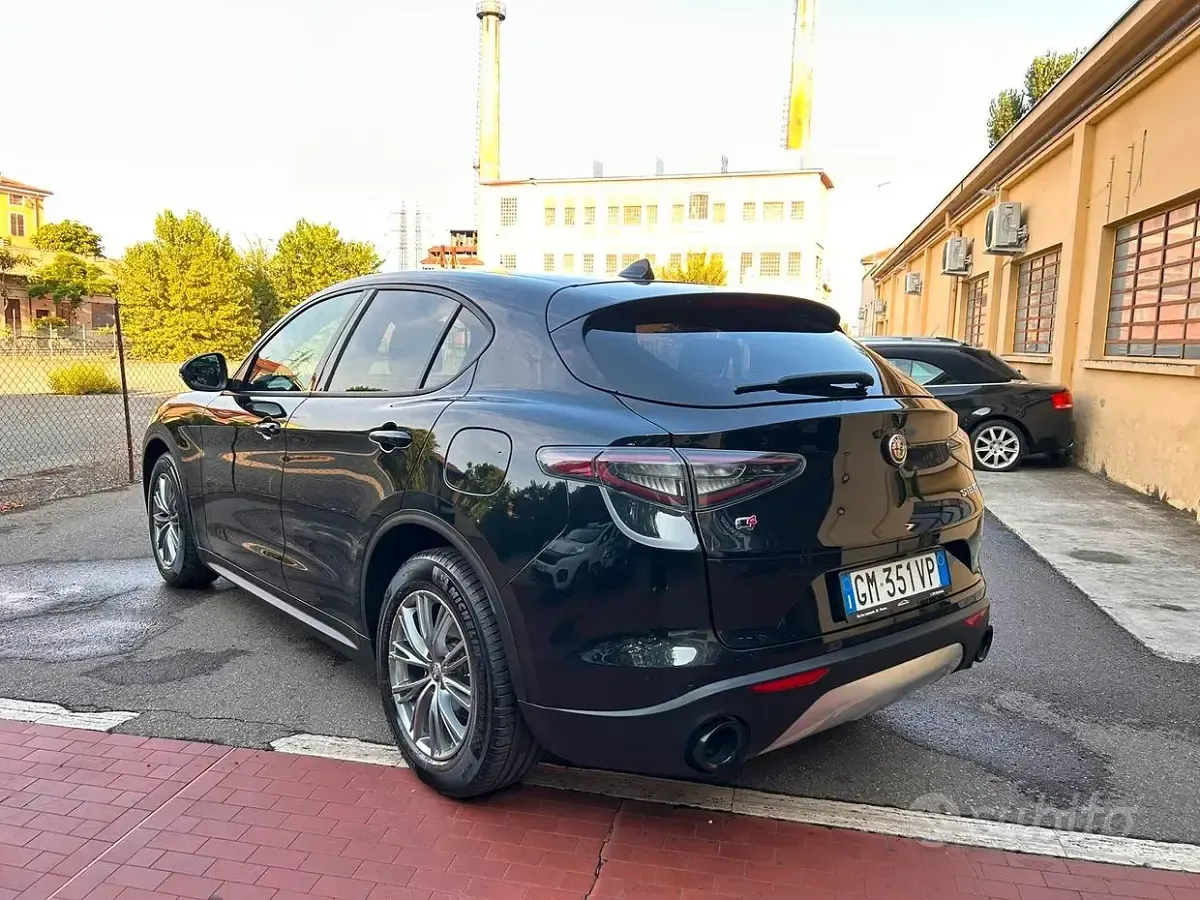 Usata Alfa Romeo Stelvio 209 CV (153 kW) 2023 Nero SUV