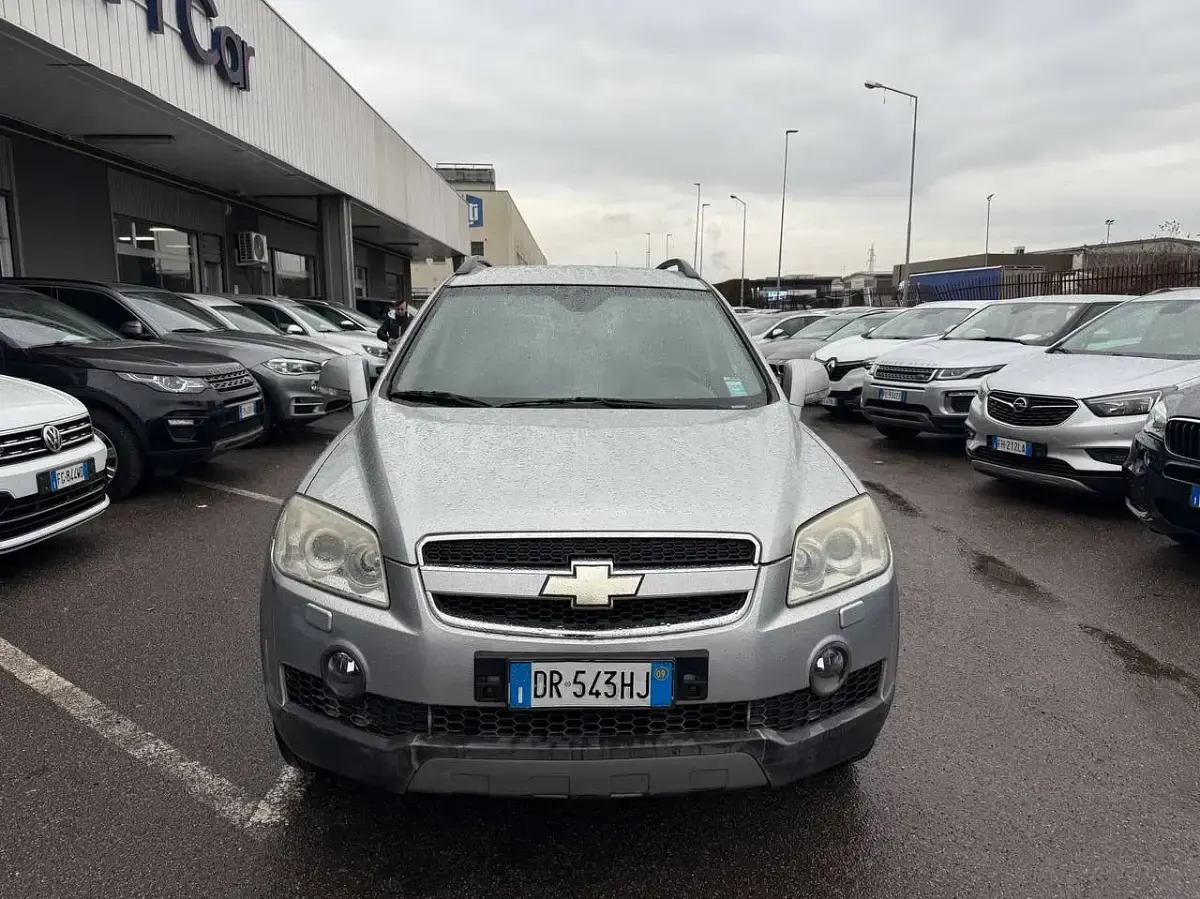 Usata Chevrolet Captiva 150 CV (110 kW) 2008 Argento SUV