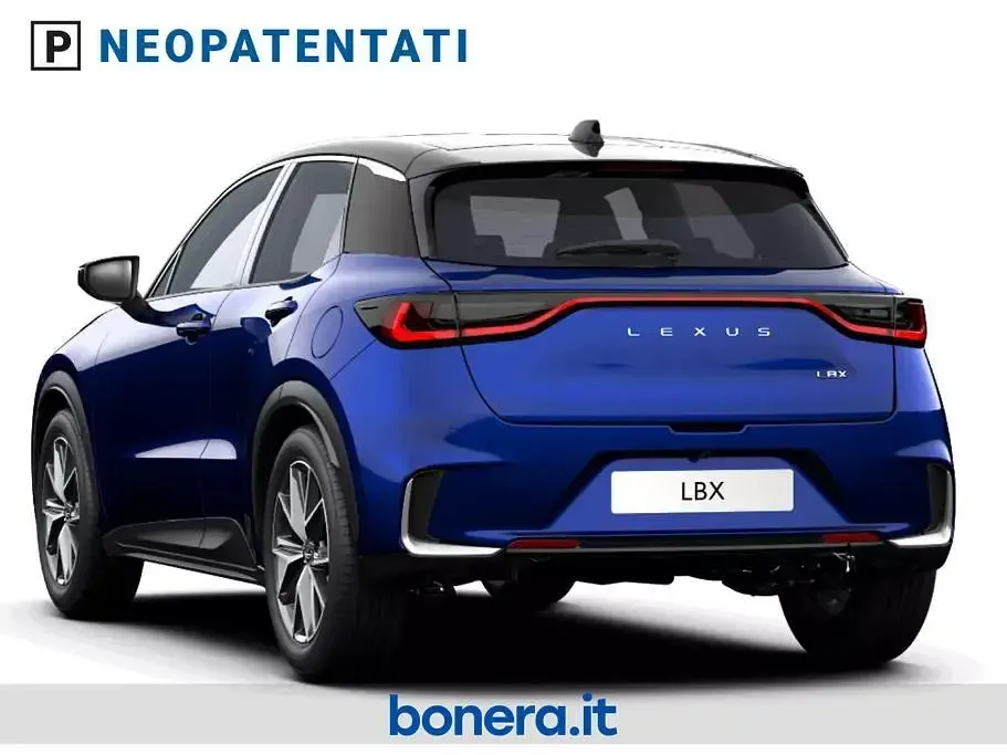 Nuova Lexus LBX 136 CV (100 kW) 2026 Blu SUV