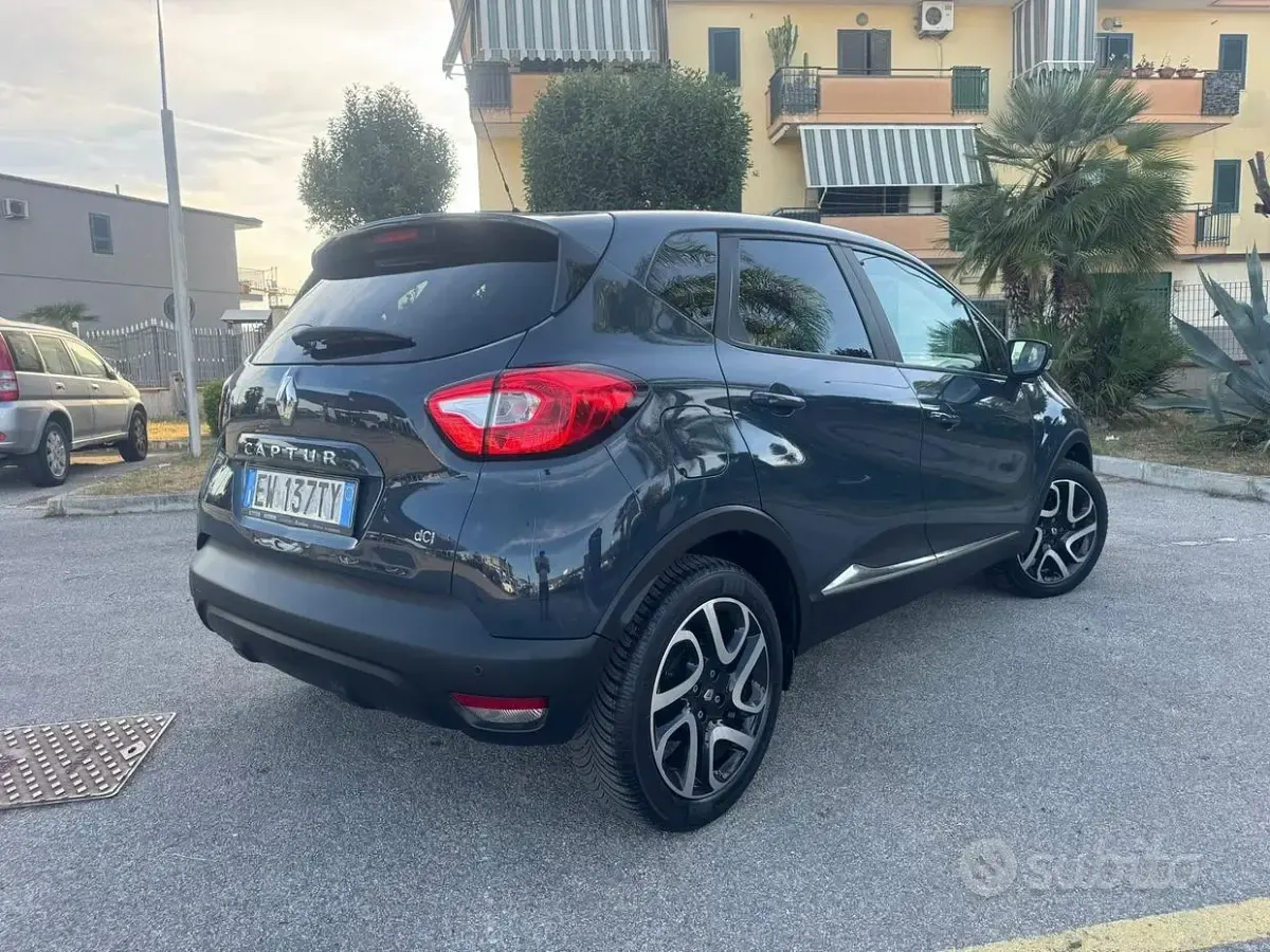 Usata Renault Captur 90 CV (66 kW) 2014 Grigio SUV