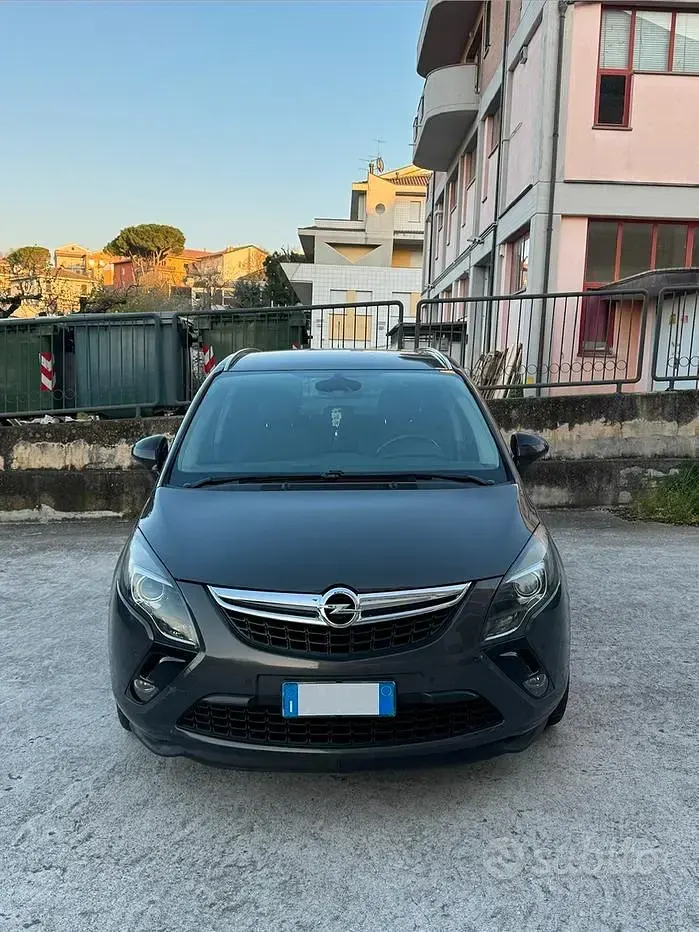 Usata Opel Zafira 150 CV (110 kW) 2016 Monovolume