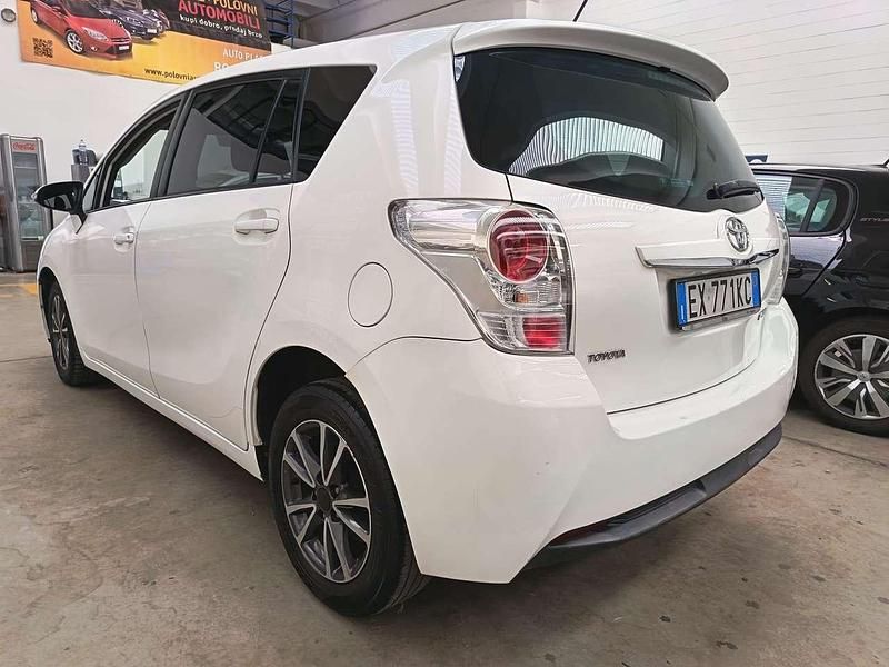 Usata Toyota Verso Style 111 CV (81 kW) 2015 Bianco Monovolume