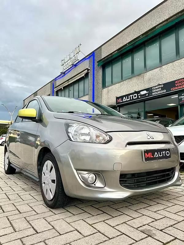 Usata Mitsubishi Space Star Intense 71 CV (52 kW) 2015 Grigio Berlina