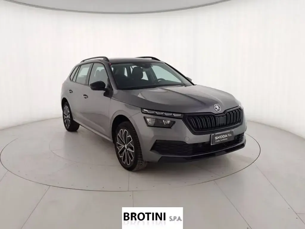 Usata Skoda Kamiq 150 CV (110 kW) 2023 Grigio metallizzato SUV