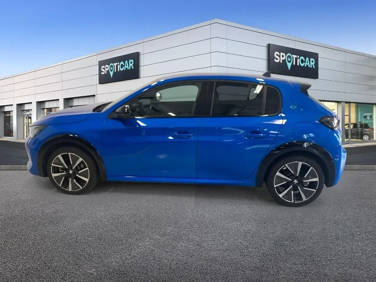 Usata Peugeot e-208 GT 100 kW (136 CV) 2021 Blu Utilitaria