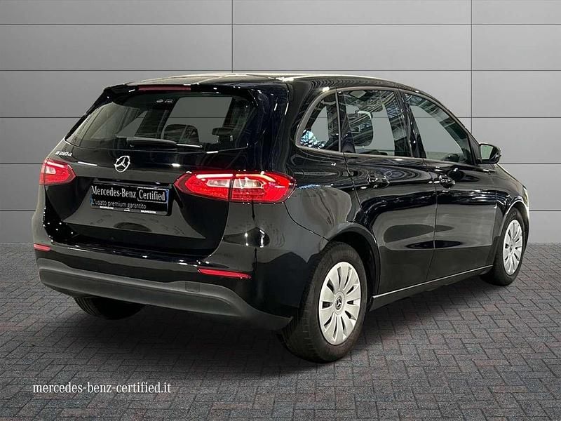 Usata Mercedes B180 Executive 116 CV (85 kW) 2022 Nero notte Monovolume