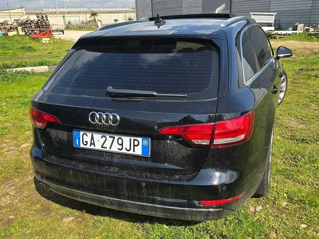 Usado Audi A4 Business 150 CV (110 kW) 2016 Negro Familiar